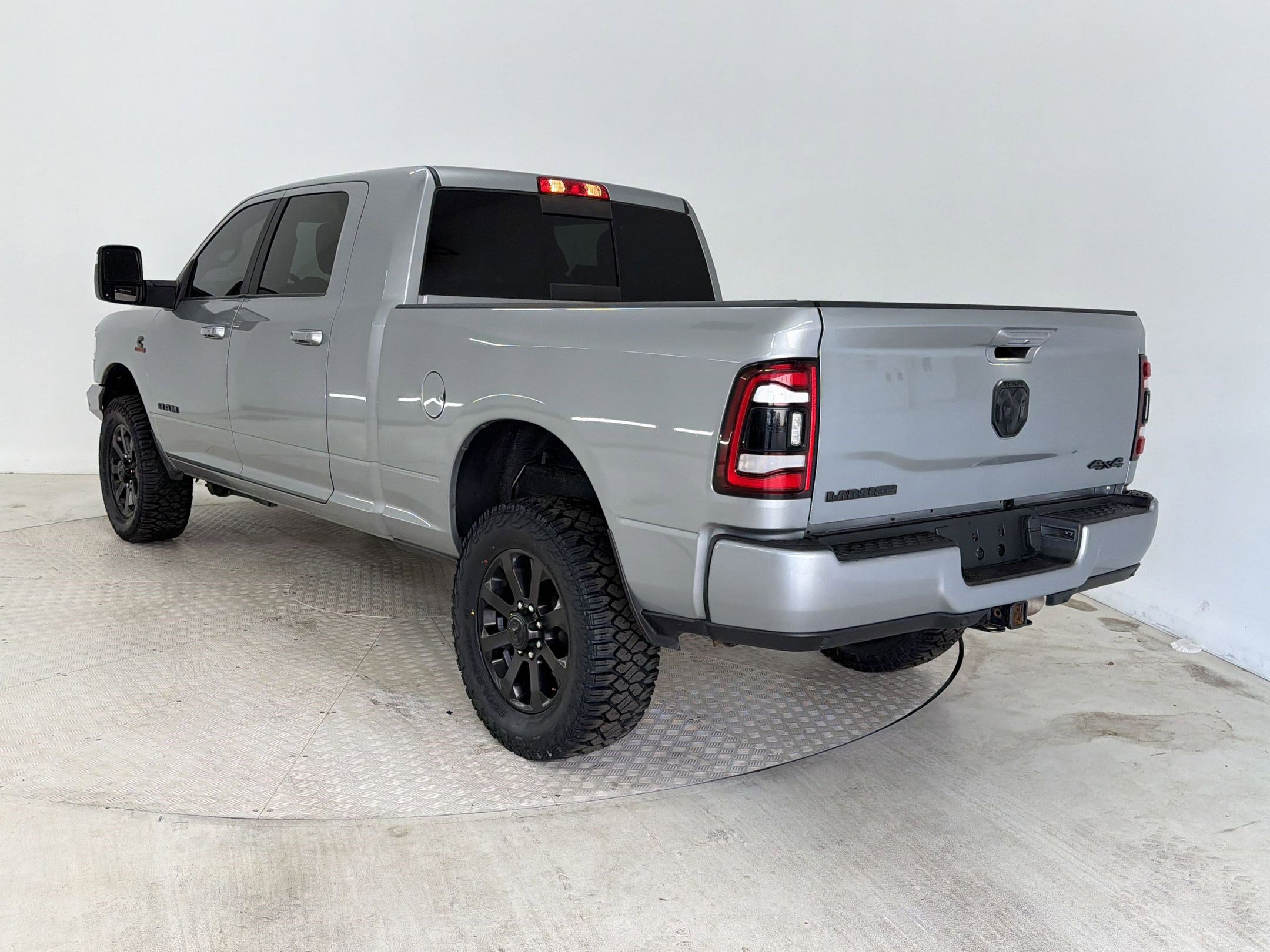 Used 2023 RAM 2500 Laramie w/ Night Edition image 3