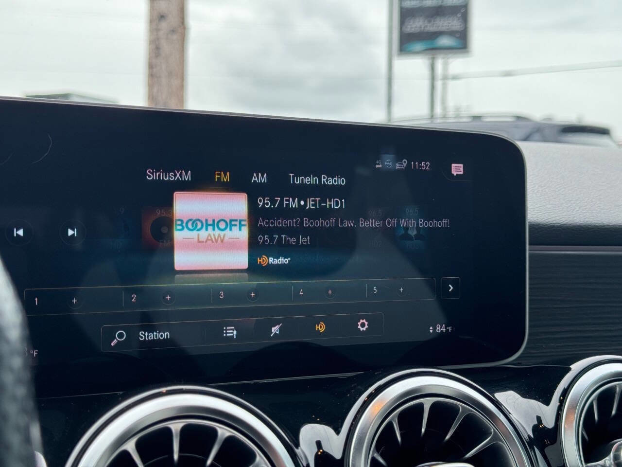 Used 2021 Mercedes-Benz GLB 35 AMG 4MATIC image 39