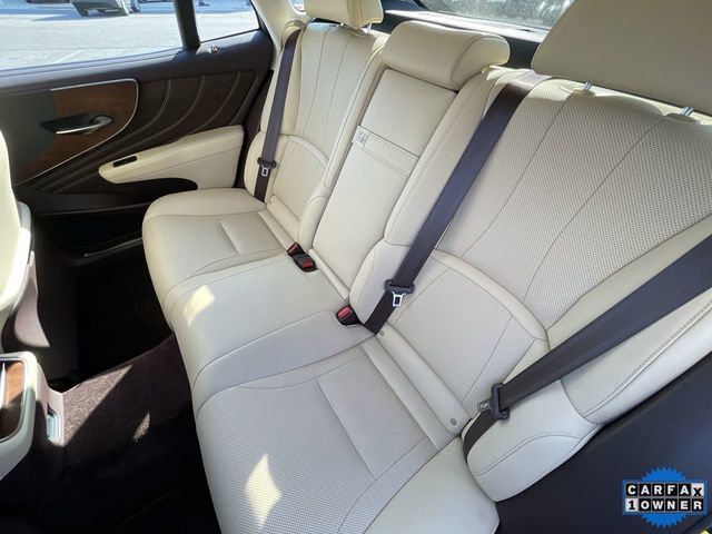 Used 2018 Lexus LS 500 w/ Accessory Package (Z2) image 18