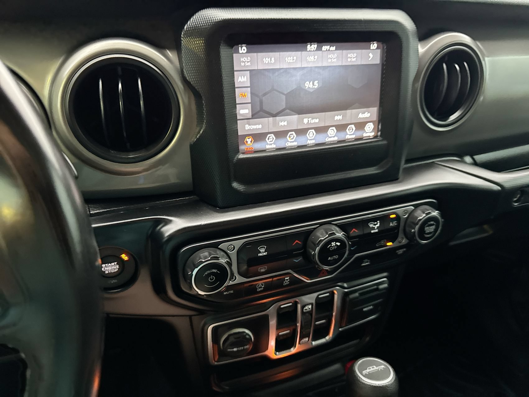 Used 2021 Jeep Gladiator Sport AWD/4WD image 14