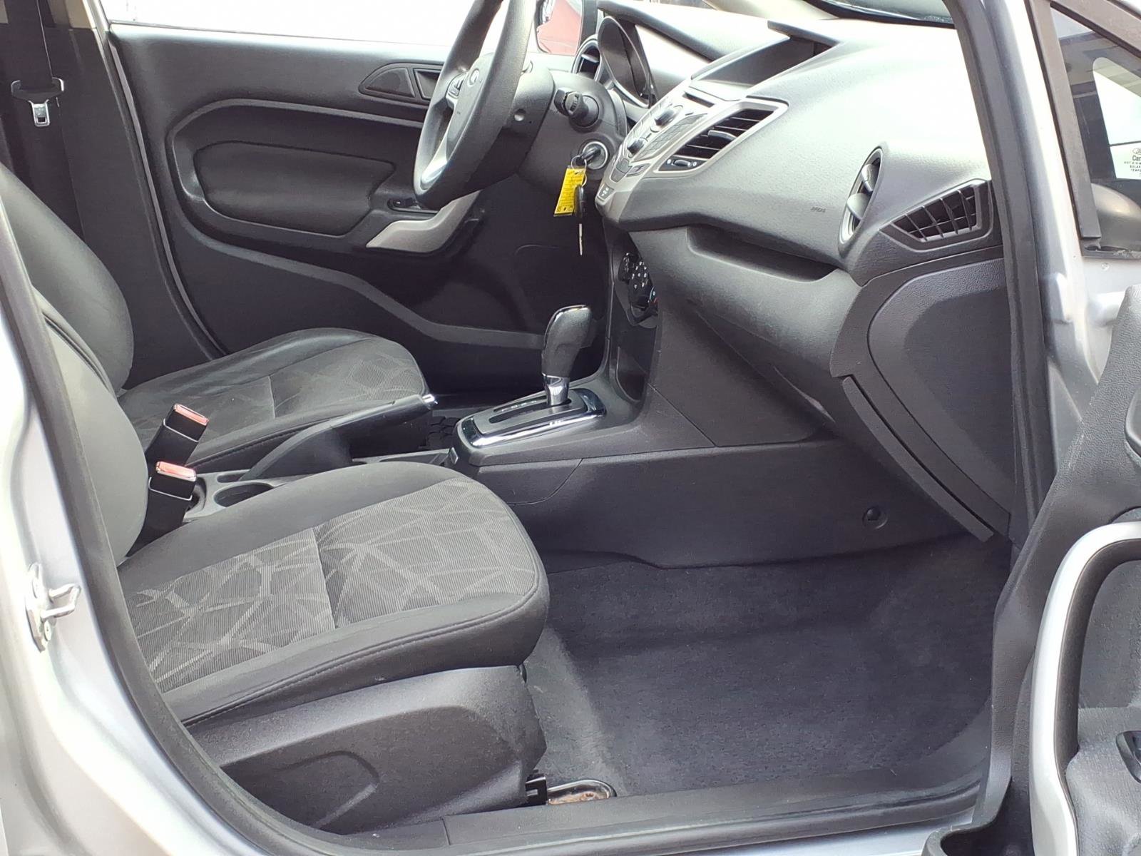 Used 2012 Ford Fiesta SE image 6