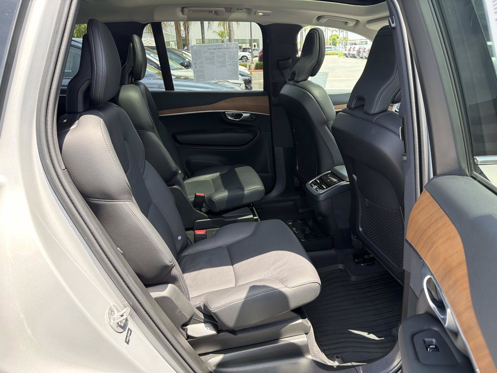 Certified 2024 Volvo XC90 B6 Plus AWD/4WD image 25