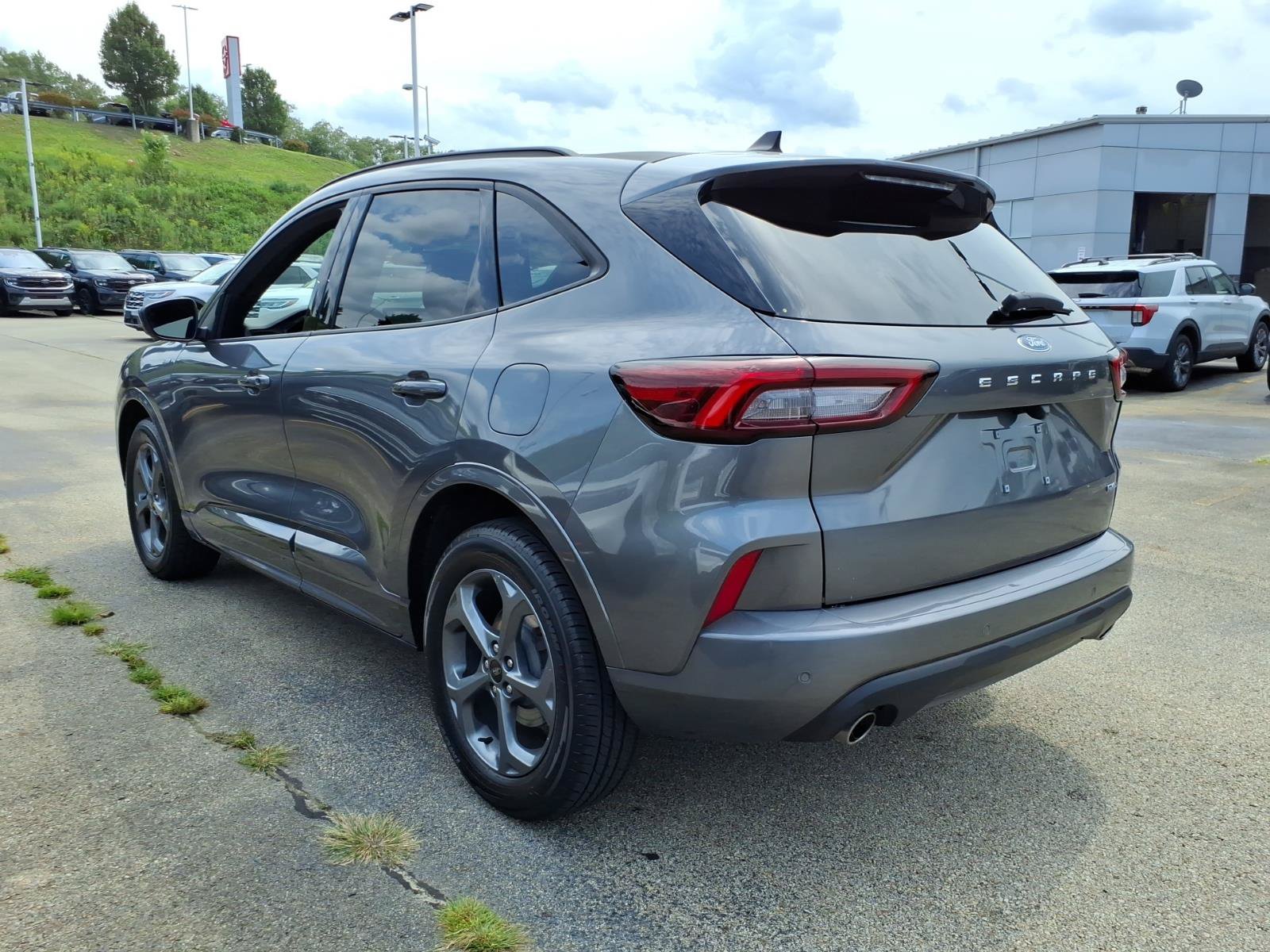 Used 2023 Ford Escape ST-Line Select w/ Tech Pack #2 AWD/4WD image 4