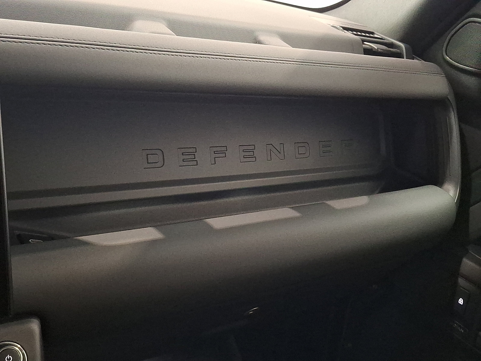 Used 2026 Land Rover Defender 110 S AWD/4WD image 25