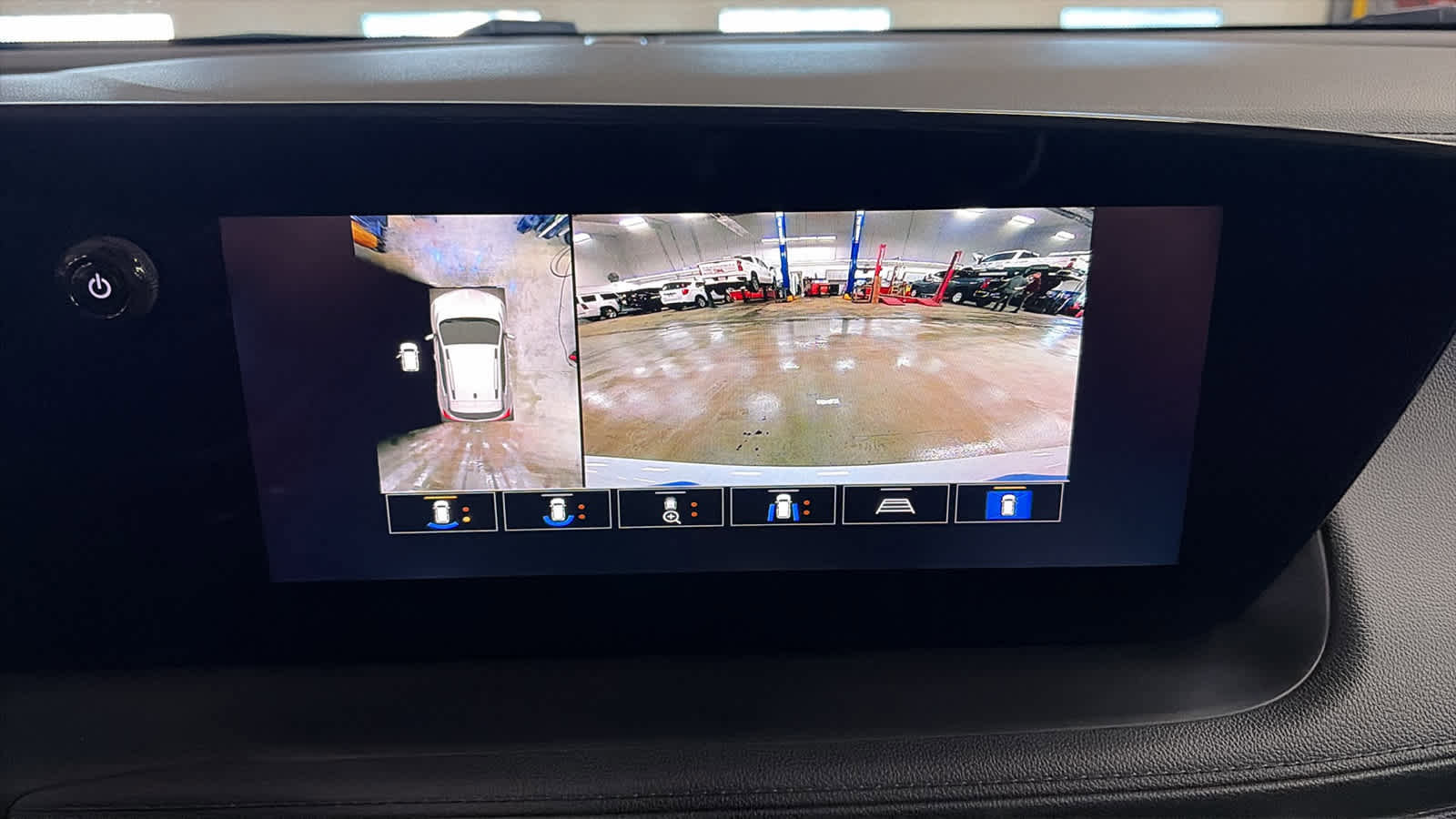 Certified 2024 Buick Encore GX Avenir w/ Avenir Technology Package image 17