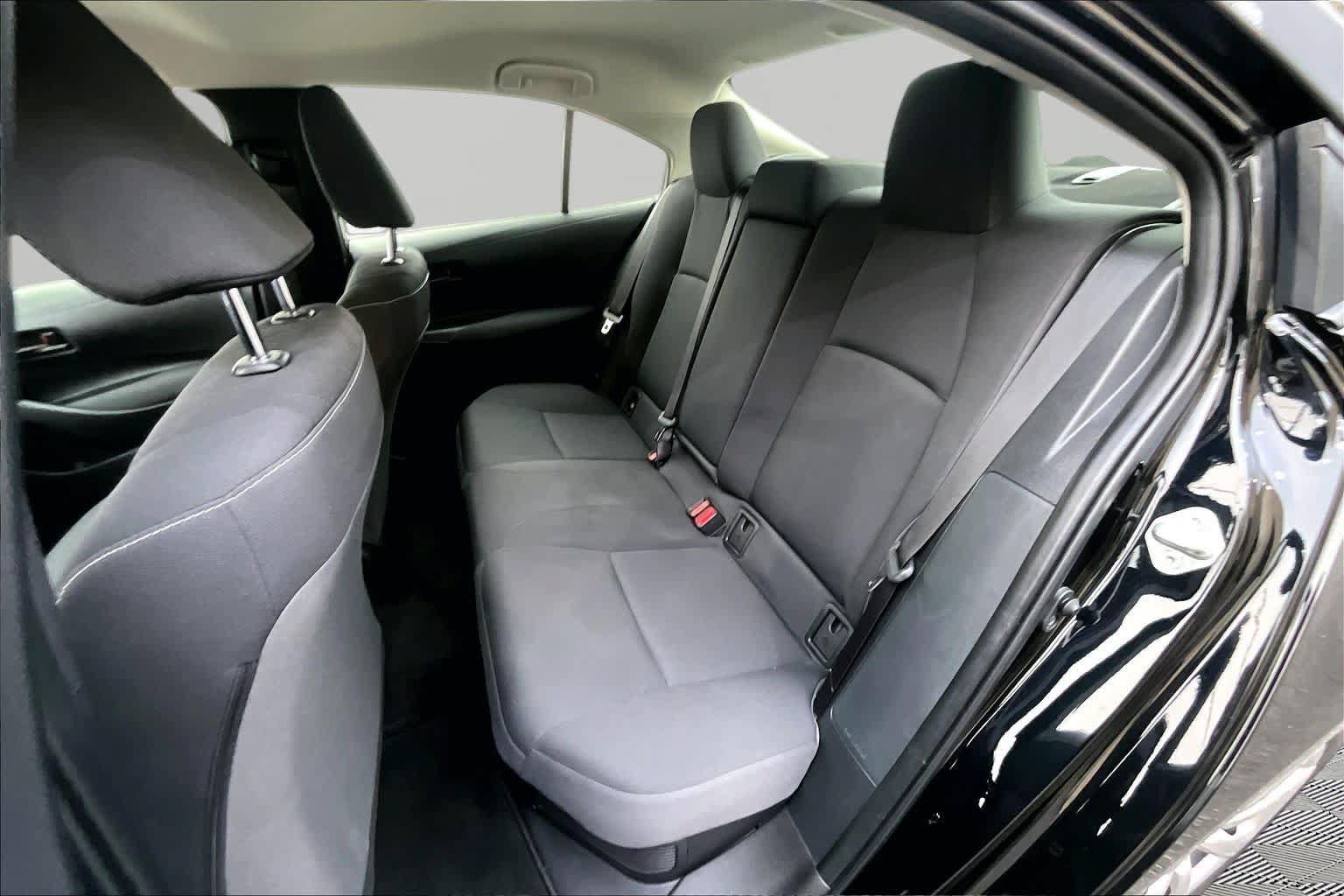 Used 2025 Toyota Corolla LE w/ Convenience Package FWD image 21