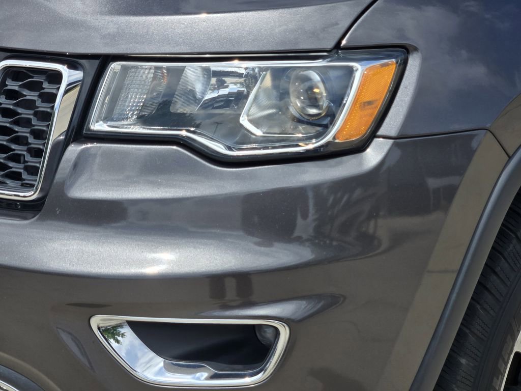Used 2018 Jeep Grand Cherokee Limited AWD/4WD image 15