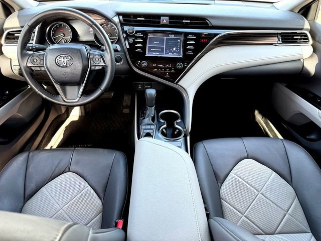 Used 2018 Toyota Camry XLE image 25