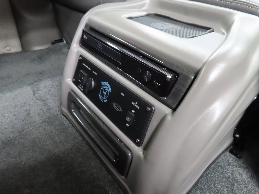 Used 2022 GMC Savana 2500 Extended w/ Enhanced Convenience Package image 14