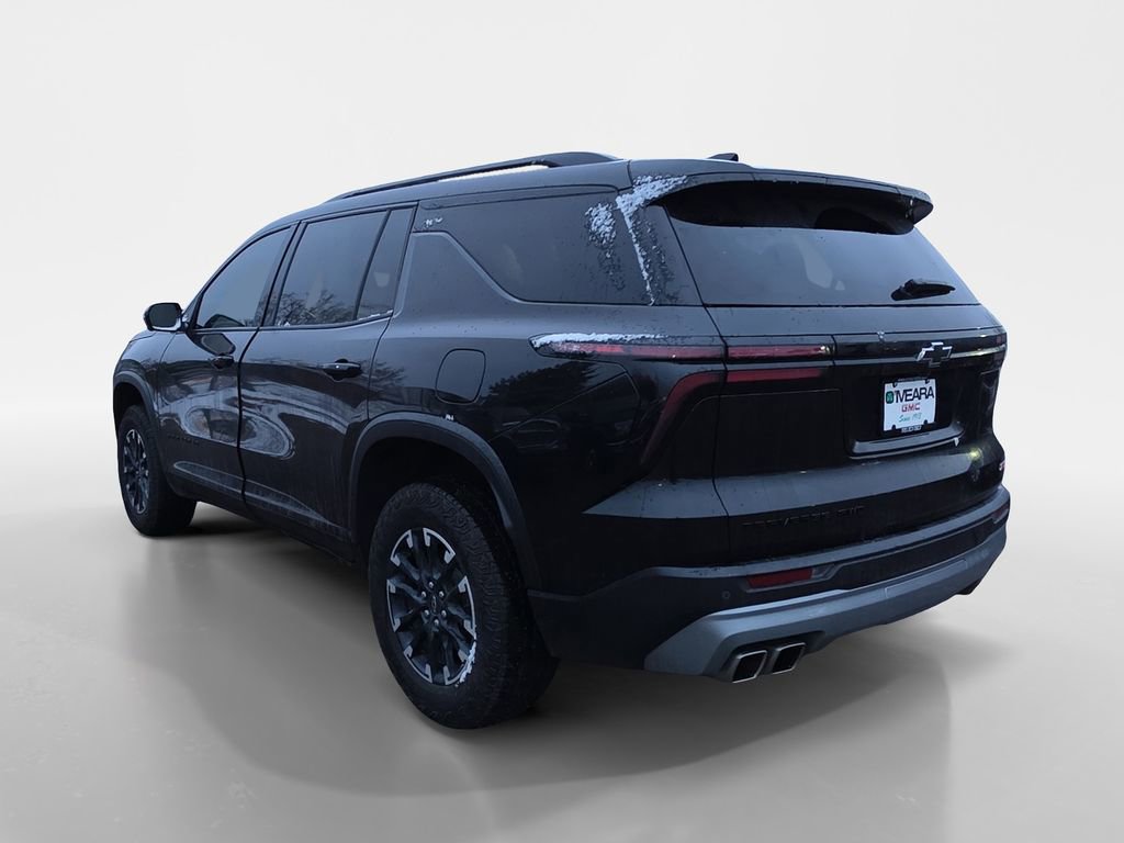 Used 2024 Chevrolet Traverse Z71 image 3