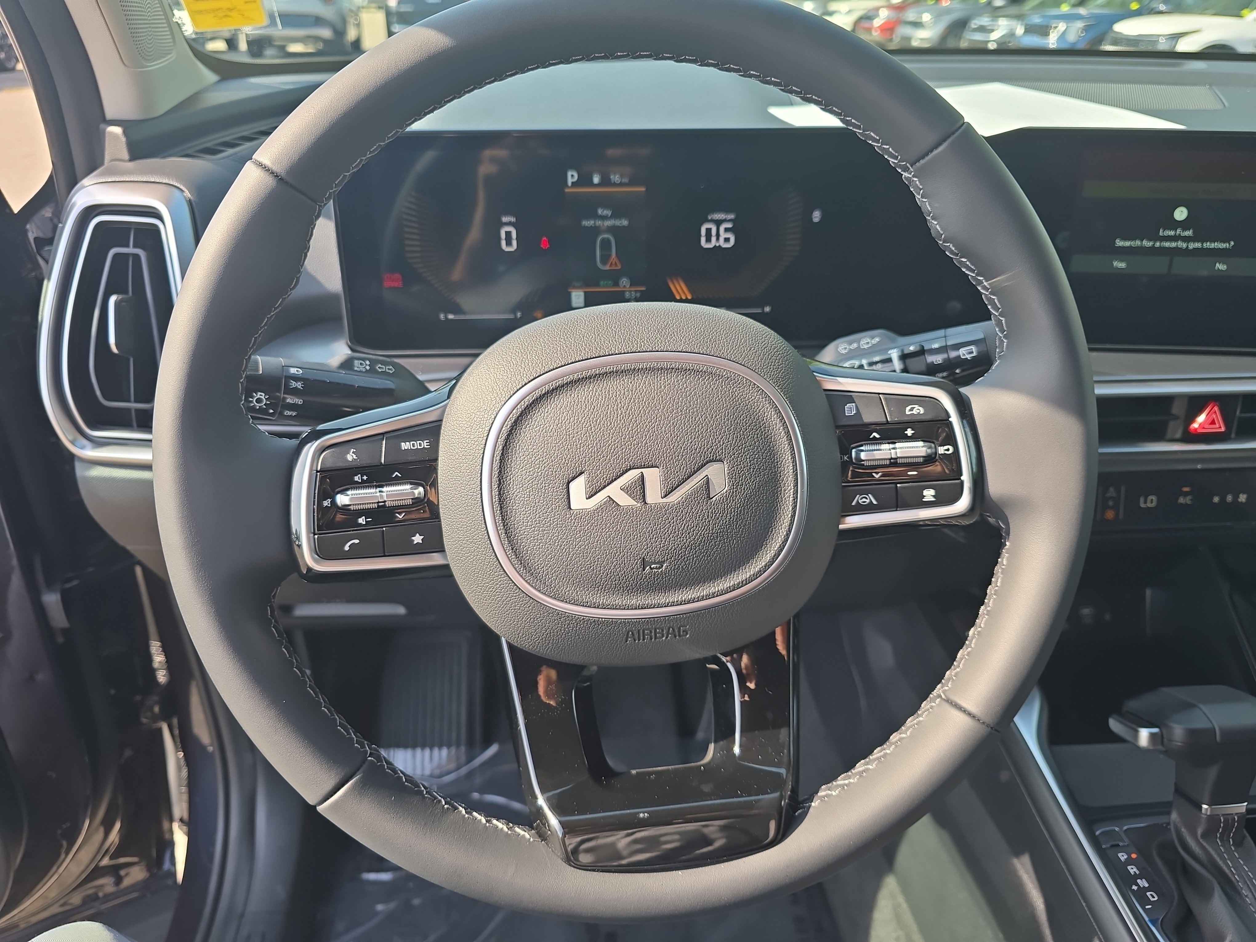 New 2025 Kia Sorento S image 17