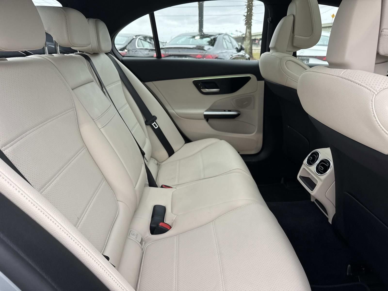 Used 2025 Mercedes-Benz C 300 Sedan image 9