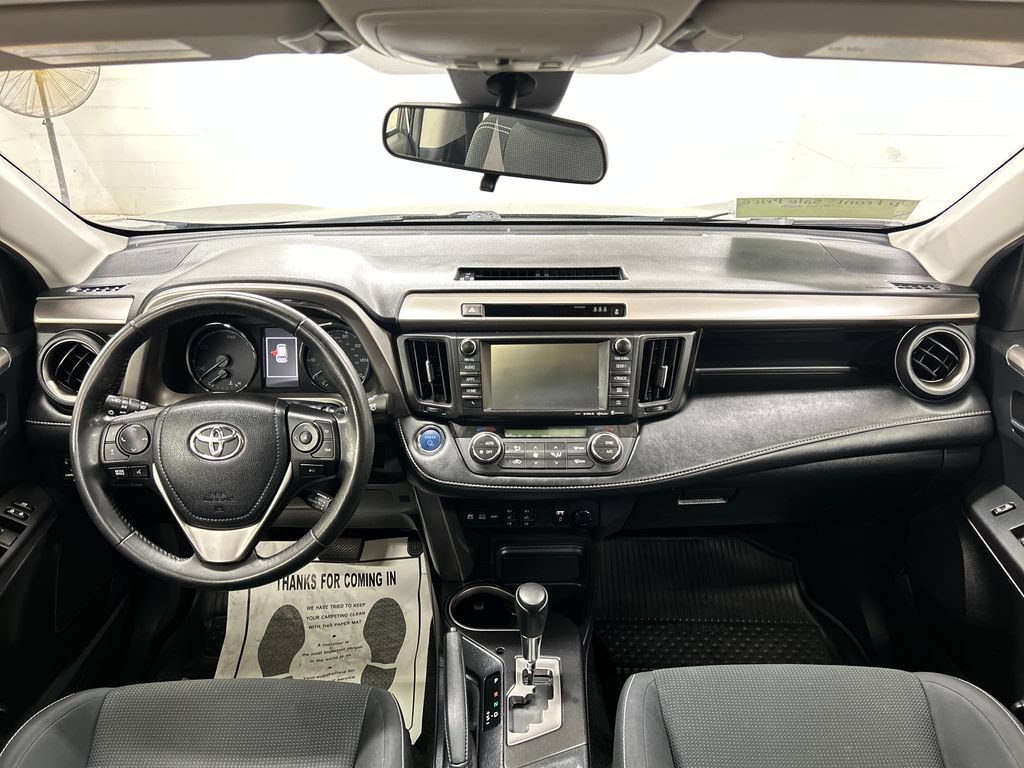Used 2018 Toyota RAV4 XLE AWD/4WD image 6