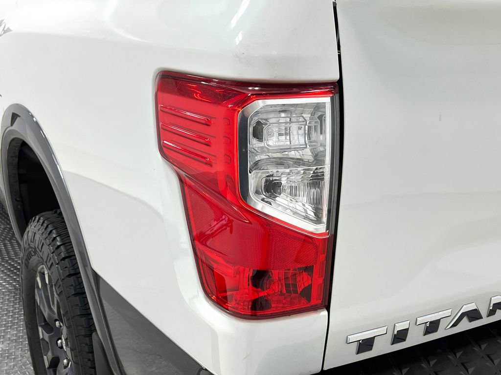 Used 2017 Nissan Titan PRO-4X image 35