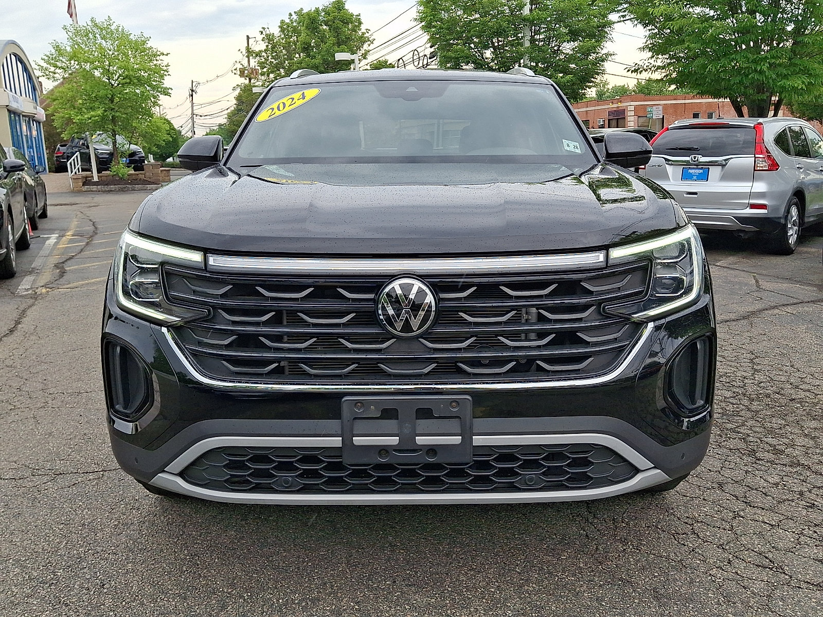 Used 2024 Volkswagen Atlas Cross Sport SE AWD/4WD image 2