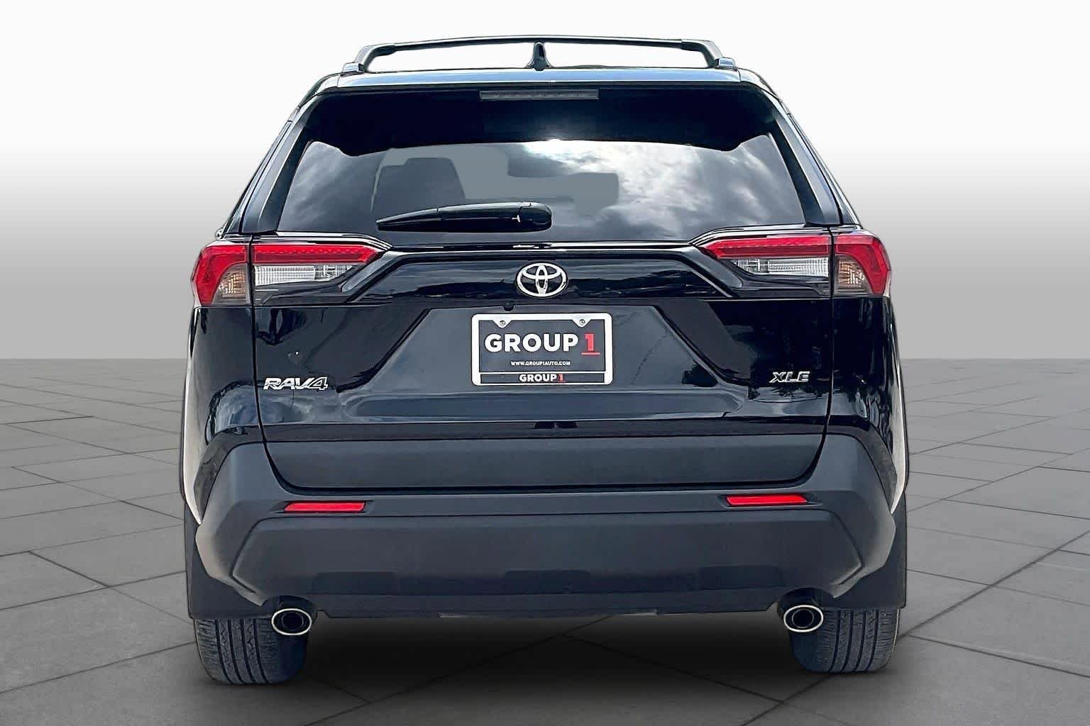 Used 2024 Toyota RAV4 XLE Premium FWD image 5