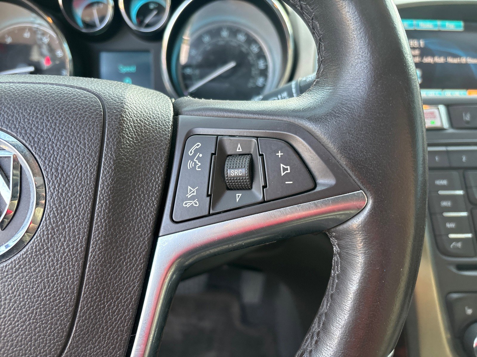 Used 2015 Buick Verano Leather w/ Experience Buick Package image 19