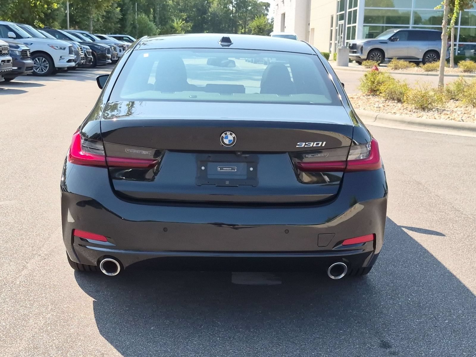 Used 2023 BMW 330i Sedan w/ Premium Package RWD image 4