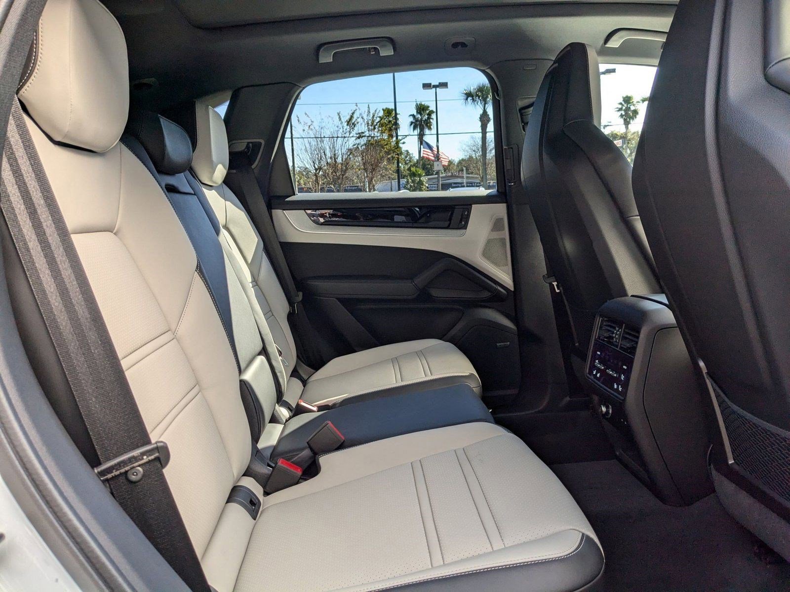 Certified 2025 Porsche Cayenne image 22