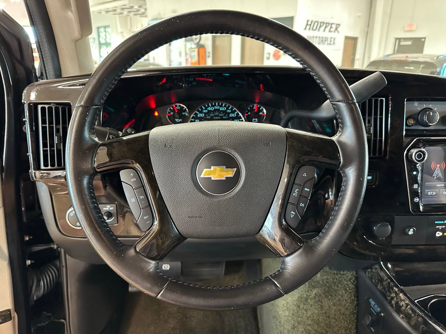 Used 2021 Chevrolet Express 2500 LS w/ Enhanced Convenience Package image 18