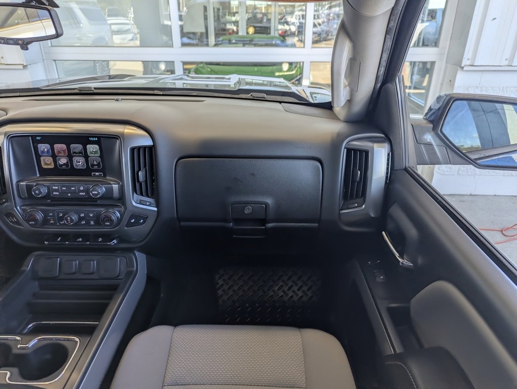 Used 2018 Chevrolet Silverado 1500 LT w/ All Star Edition image 4