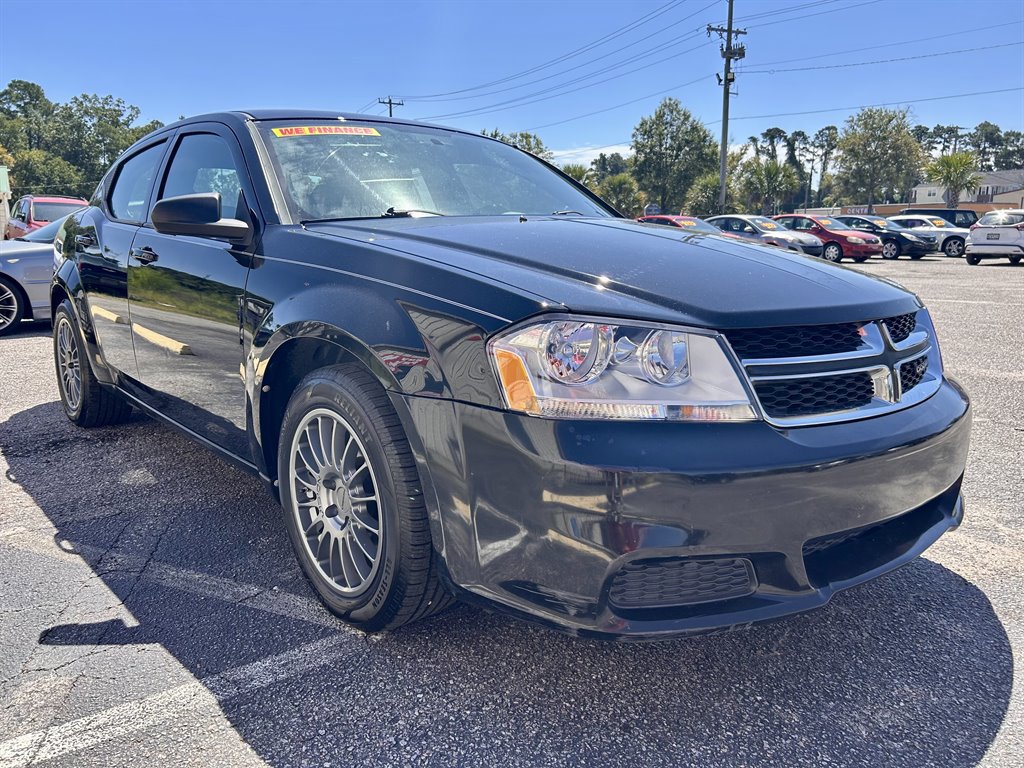 Used 2013 Dodge Avenger SE image 4