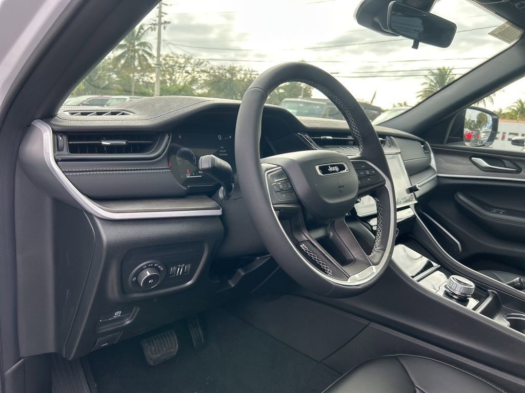 New 2026 Jeep Grand Cherokee Limited image 11