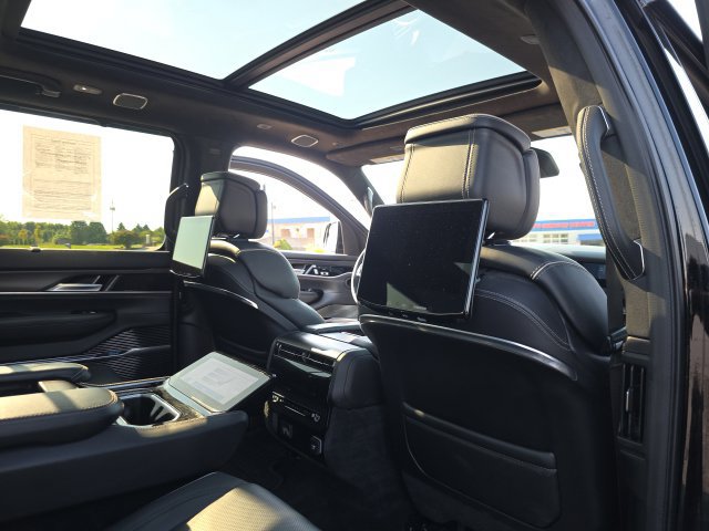 Used 2025 Jeep Grand Wagoneer Series II Obsidian w/ Quick Order Packagew 28T AWD/4WD image 38