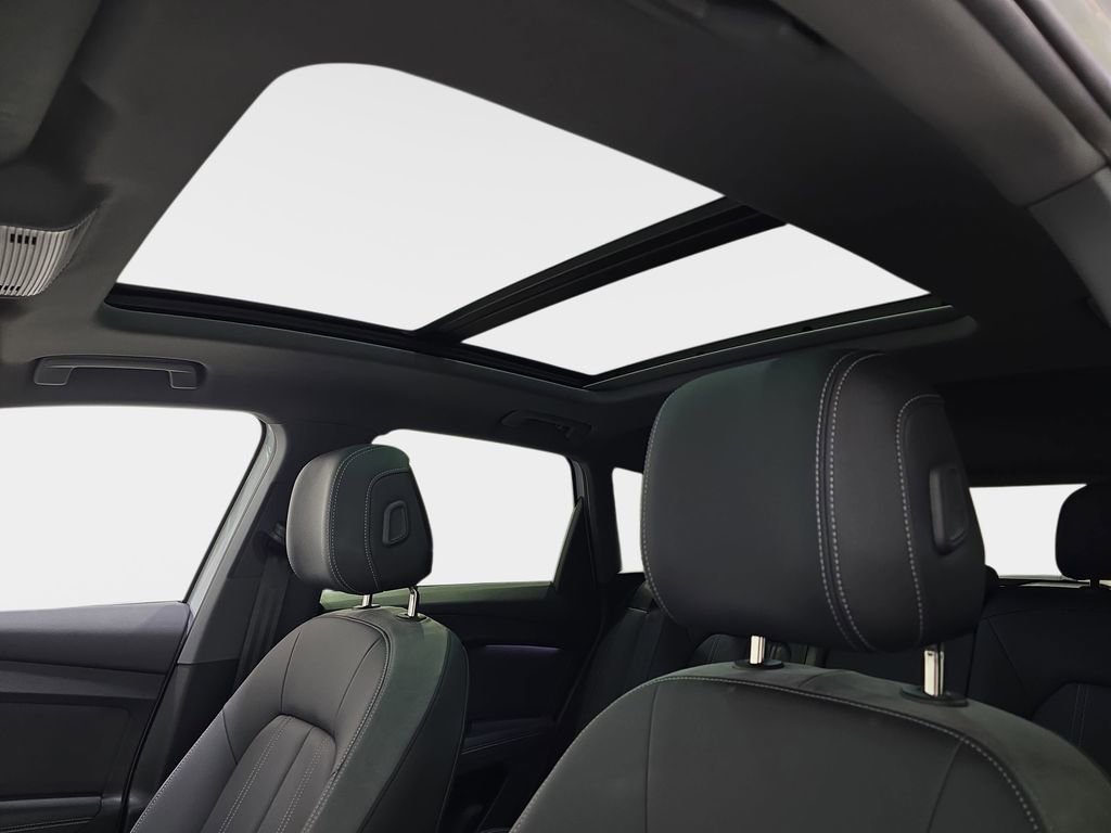 Used 2024 Audi Q4 e-tron Premium w/ Convenience Package image 30