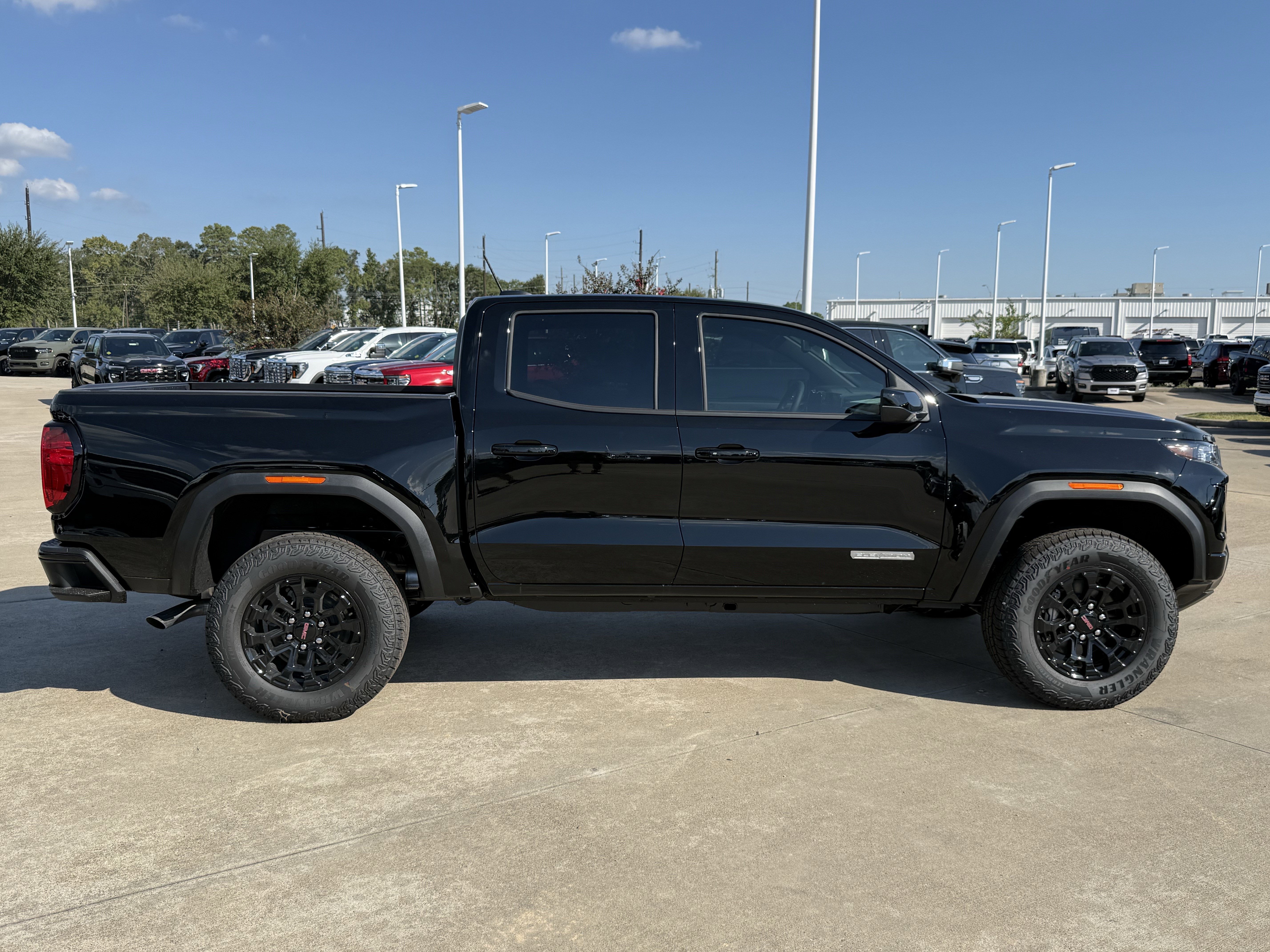 New 2026 GMC Canyon Elevation w/ Convenience Package image 3