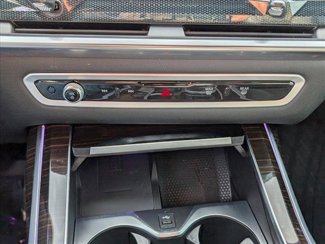 Used 2024 BMW X7 xDrive40i w/ M Sport Package image 15