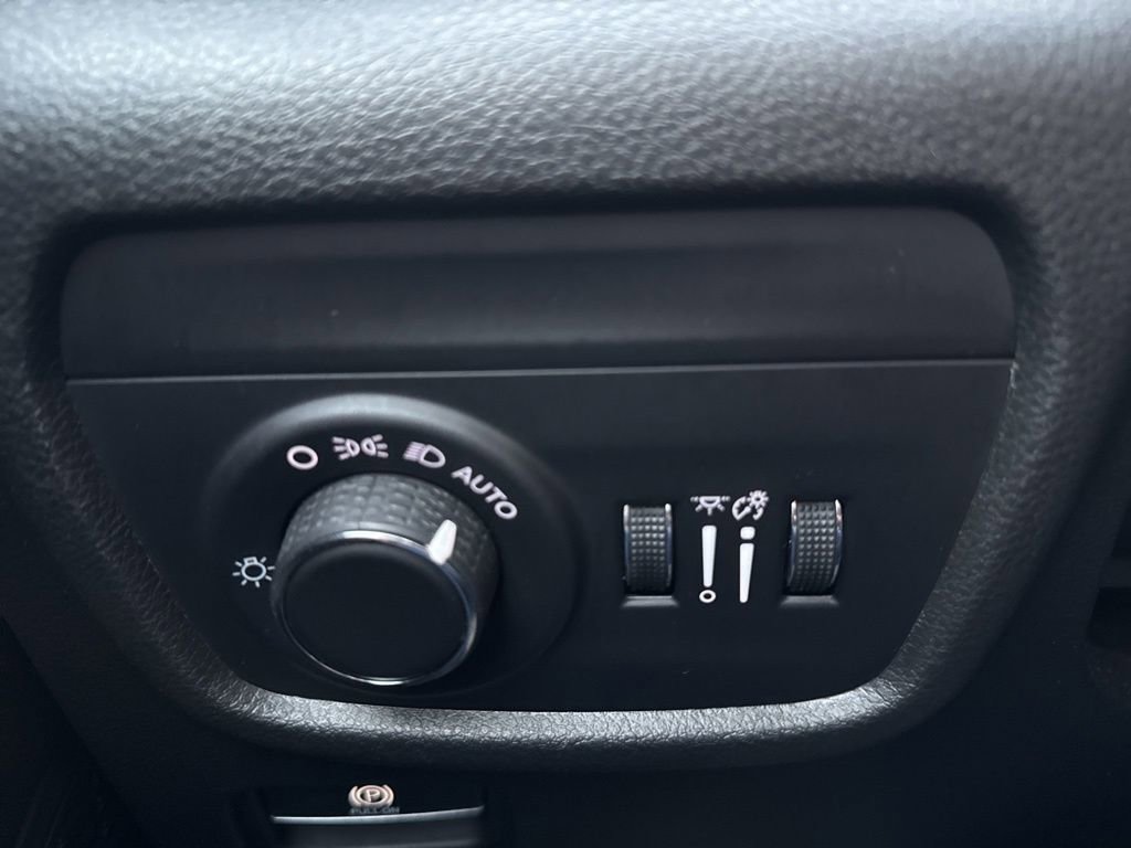 Used 2024 Jeep Grand Cherokee Laredo X image 66