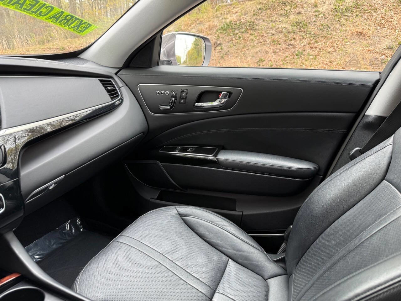 Used 2015 Kia K900 Premium w/ Interior Highline Package image 13