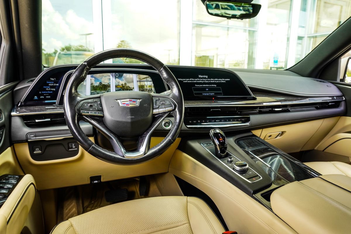 Used 2022 Cadillac Escalade Premium Luxury image 15