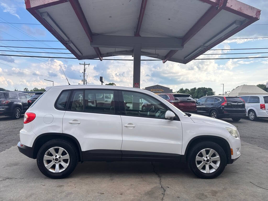 Used 2009 Volkswagen Tiguan S FWD image 4