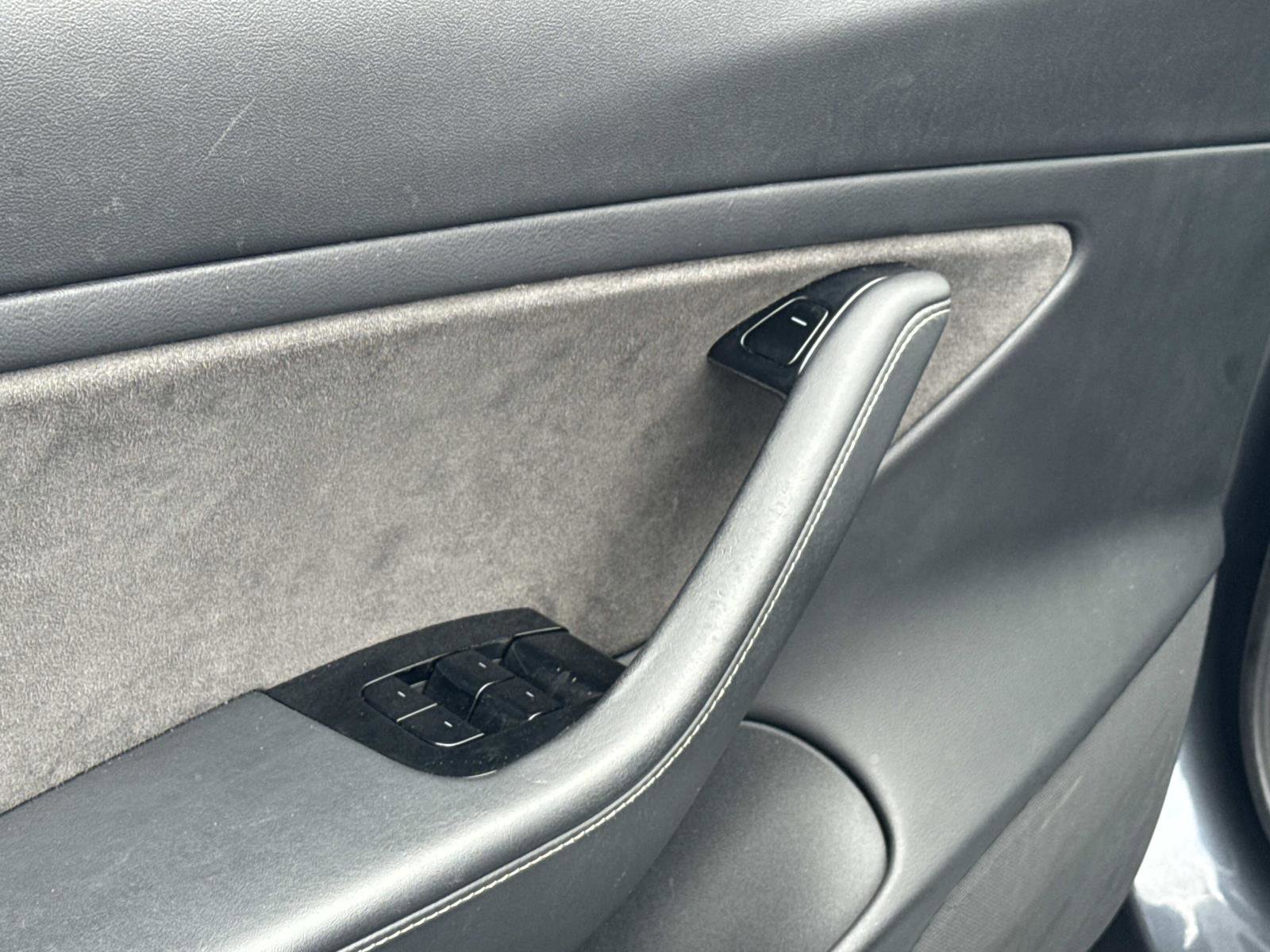 Used 2019 Tesla Model 3 Standard Range image 17