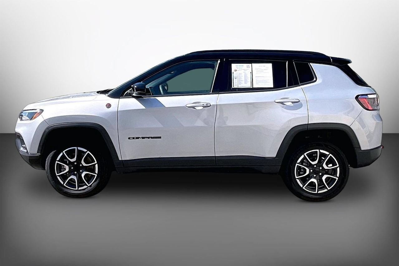 Certified 2024 Jeep Compass Trailhawk AWD/4WD image 5