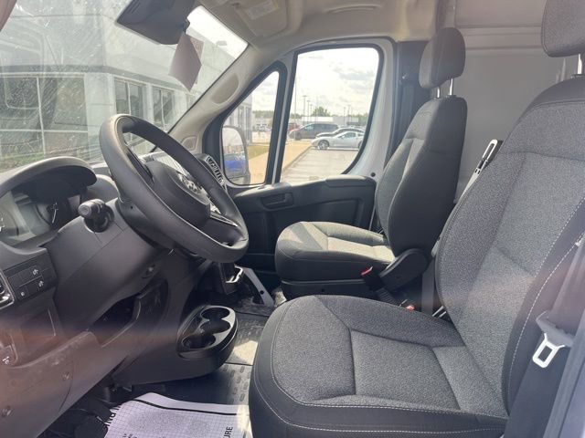 Used 2025 RAM ProMaster 2500 w/ Convenience Group image 9