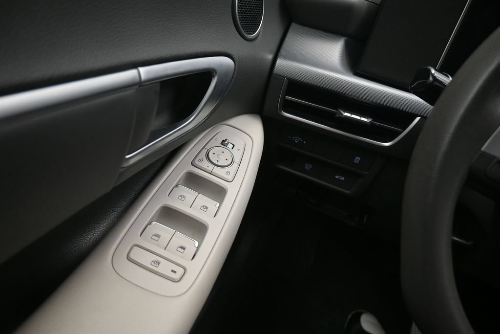 Used 2025 Hyundai Sonata SEL FWD image 8