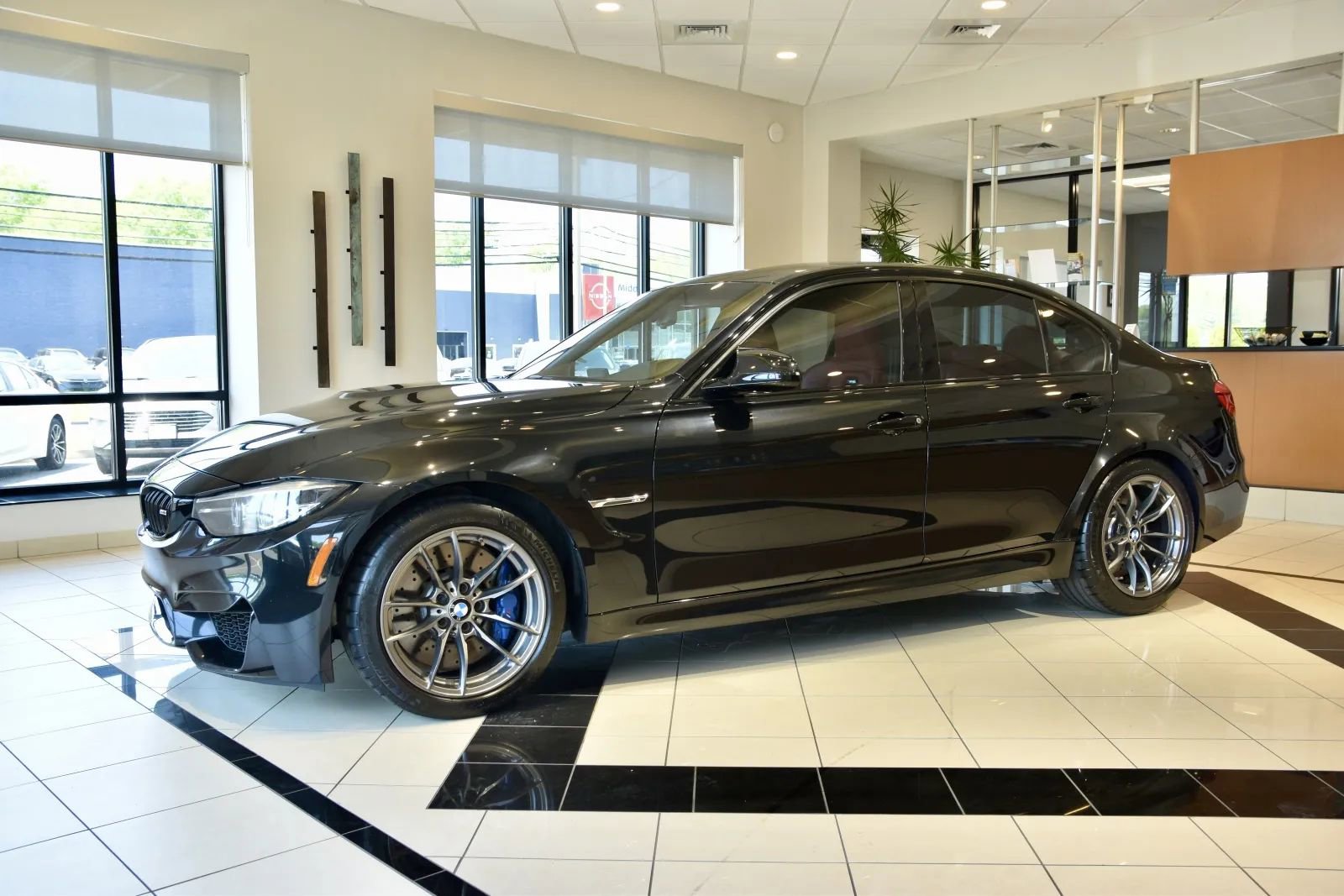 Used 2018 BMW M3 RWD image 3