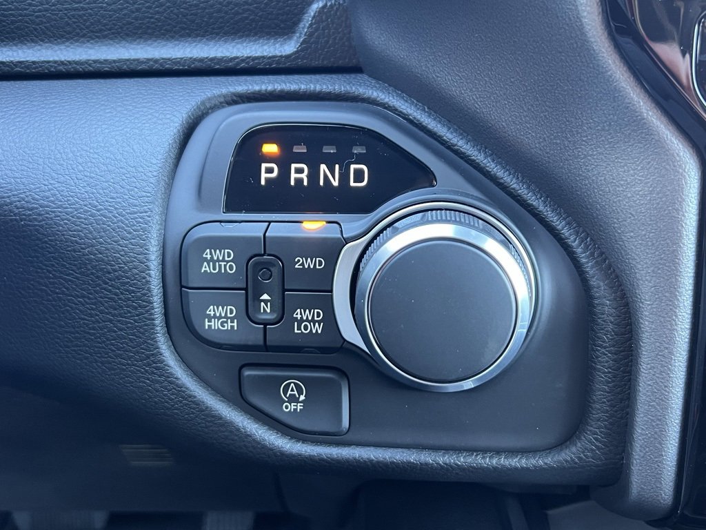 New 2026 RAM 1500 4x4 Crew Cab image 19