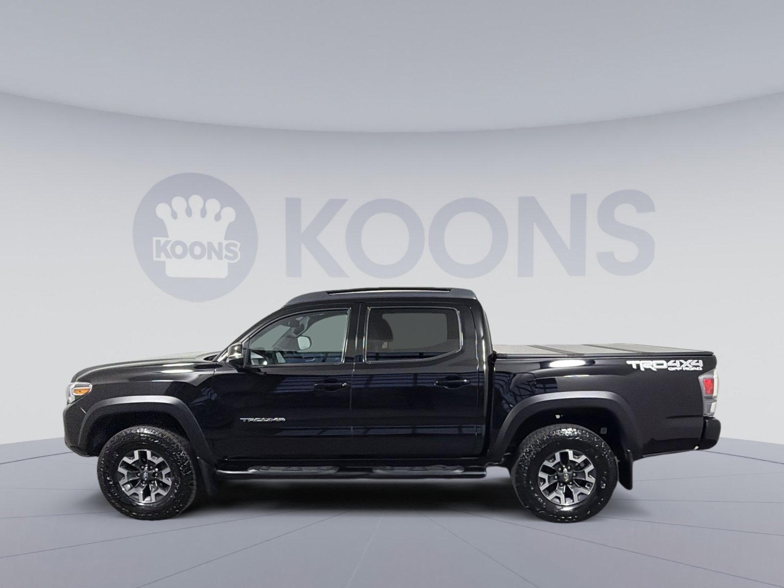 Used 2023 Toyota Tacoma TRD Off-Road image 2