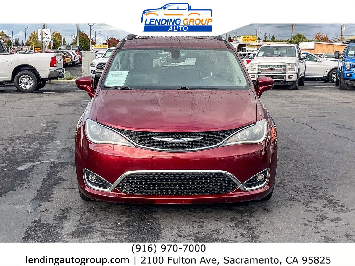 Used 2018 Chrysler Pacifica Touring-L image 6