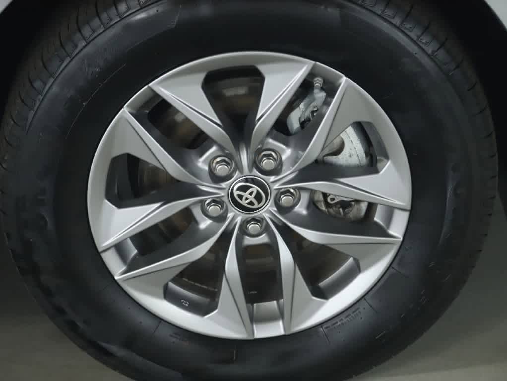 Used 2025 Toyota Sienna LE FWD image 10