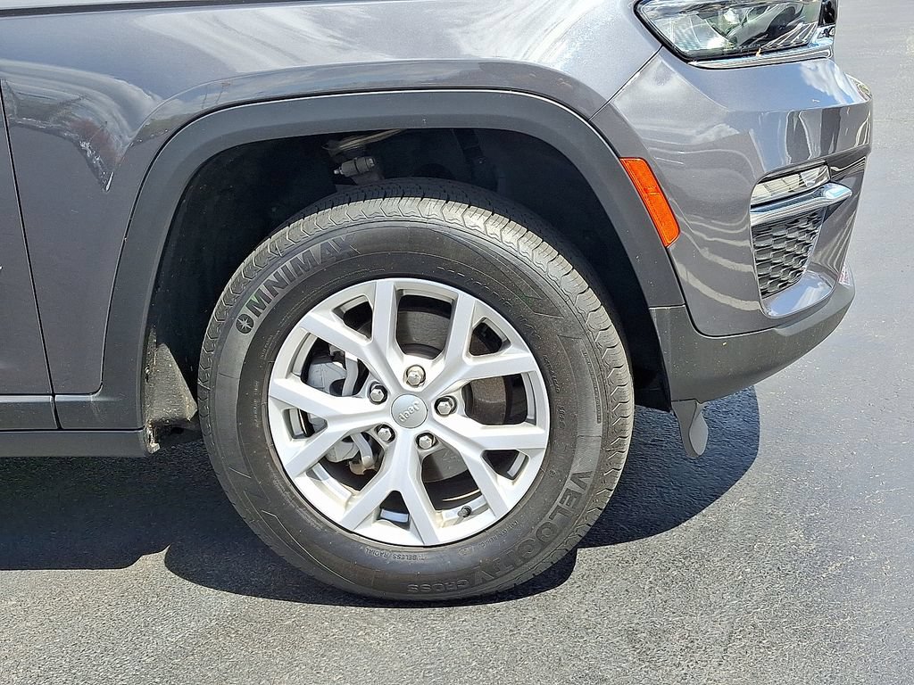 Used 2022 Jeep Grand Cherokee Limited AWD/4WD image 11