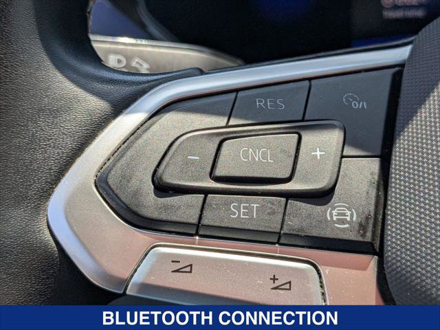 Certified 2022 Volkswagen Taos SE FWD image 14