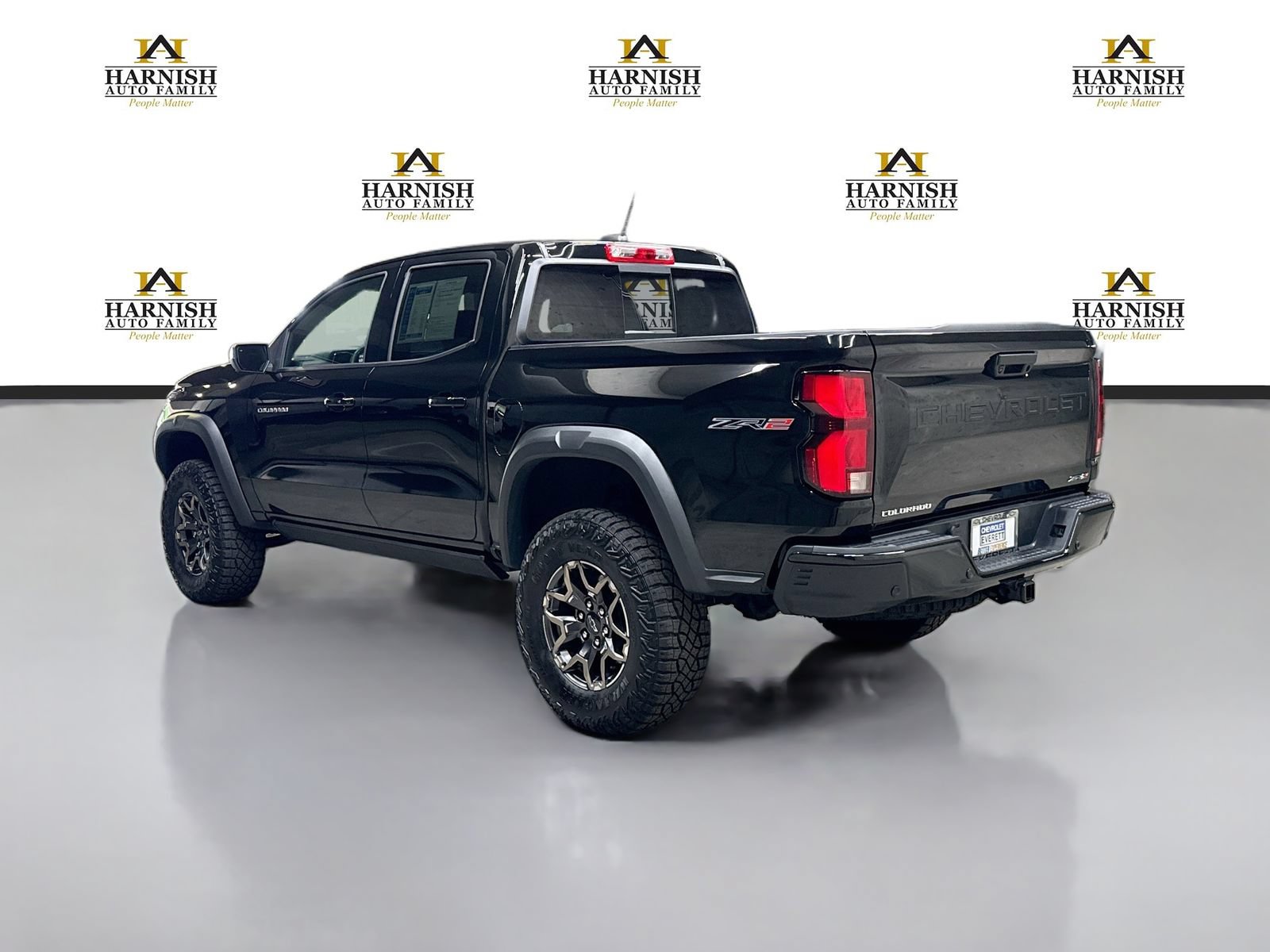 Used 2025 Chevrolet Colorado ZR2 w/ Technology Package AWD/4WD image 9