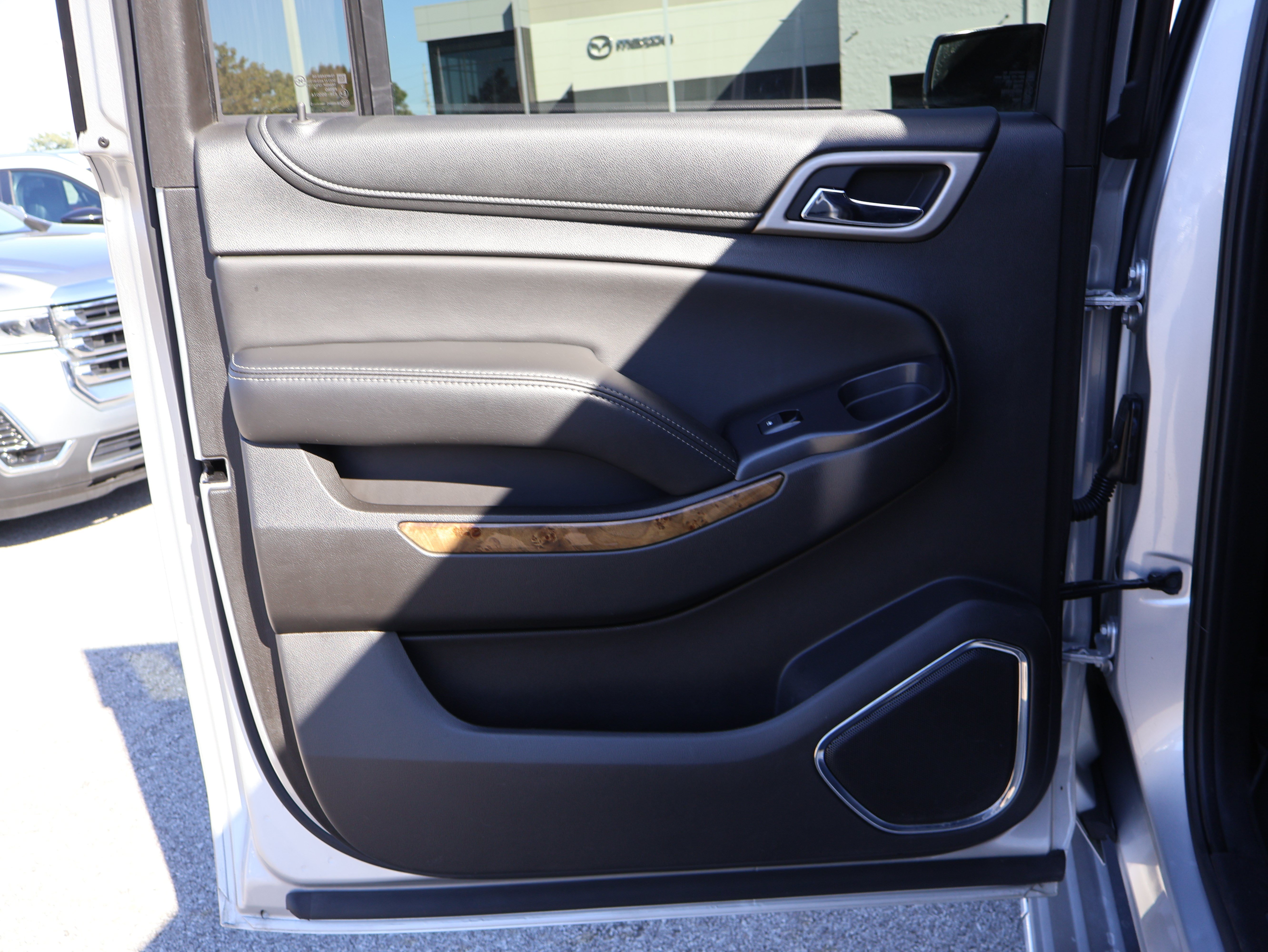 Used 2016 GMC Yukon XL Denali w/ Open Road Package AWD/4WD image 18