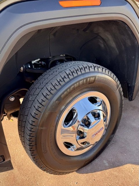 Used 2025 GMC Sierra 3500 SLT w/ SLT Convenience Package image 21