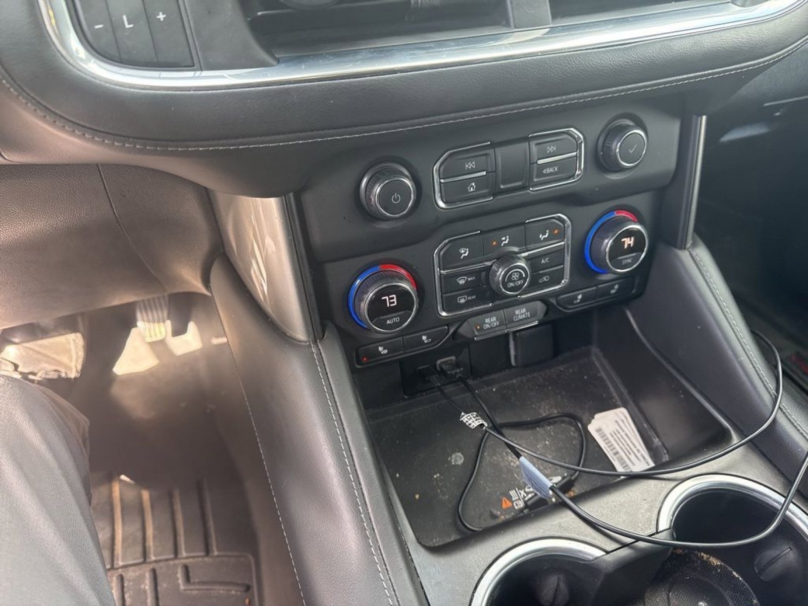 Used 2021 Chevrolet Tahoe Z71 w/ Z71 Off-Road Package AWD/4WD image 13